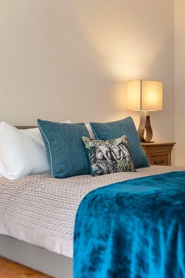 Royal Mile 2 Bedroom Apartment Next To The Castle Edinburgh 0*,