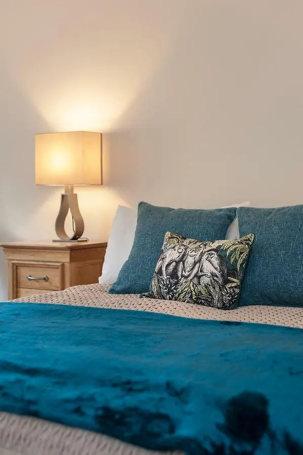 Royal Mile 2 Bedroom Apartment Next To The Castle Edinburgh